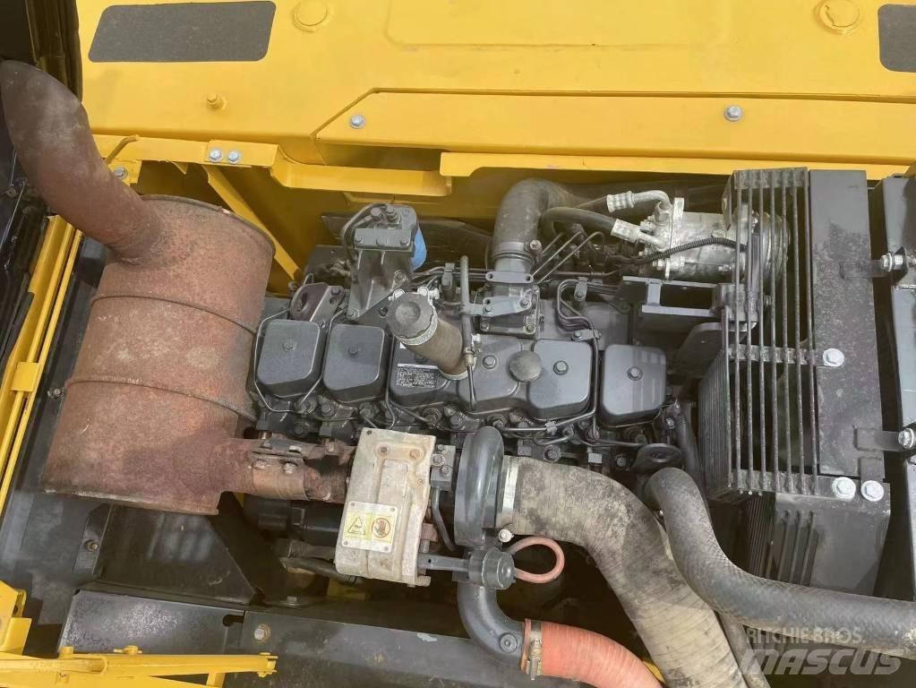 Komatsu pc220-7 Kāpurķēžu ekskavatori