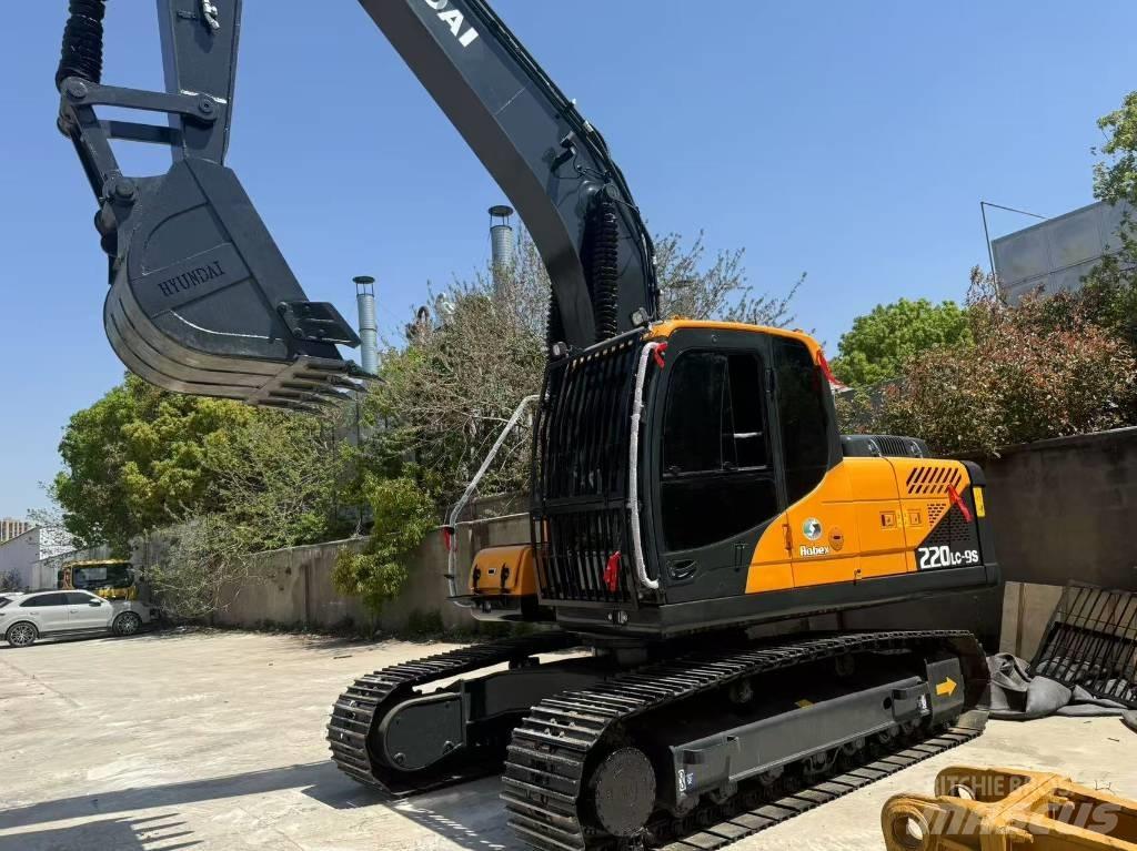 Hyundai R220LC-9S Kāpurķēžu ekskavatori