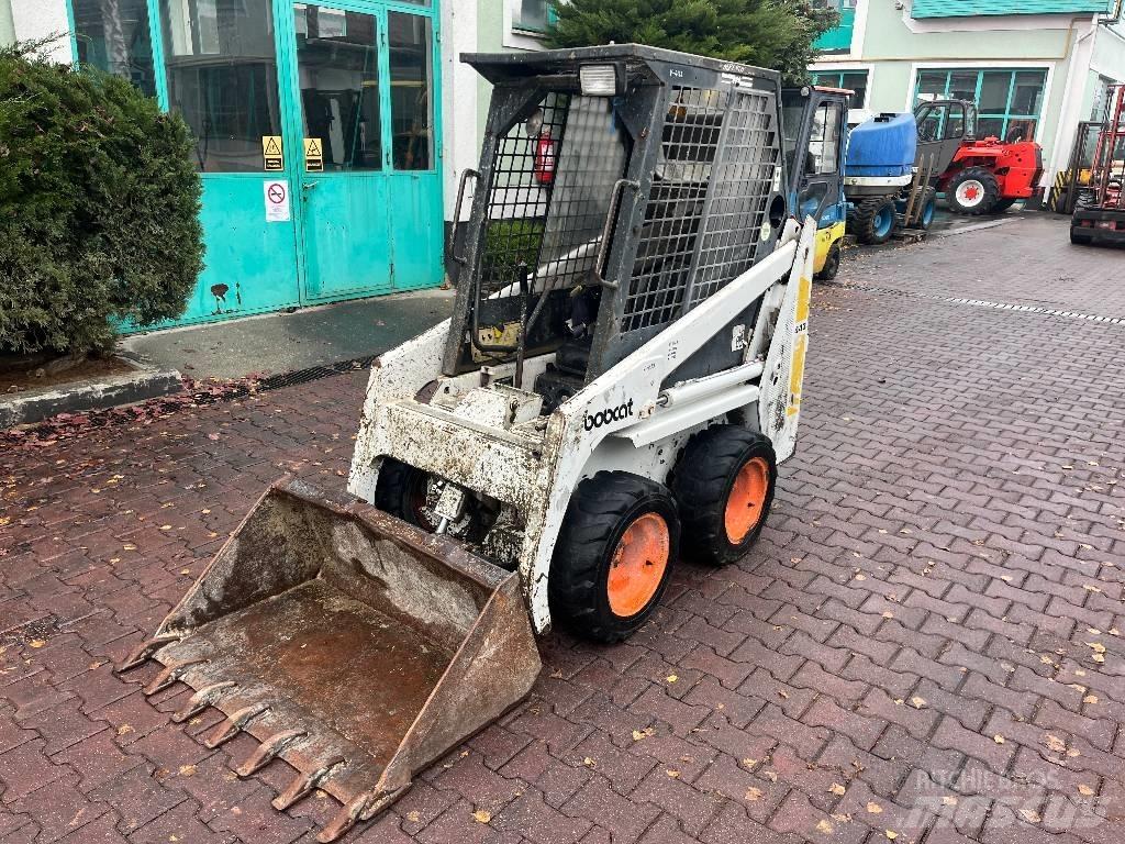 Bobcat 443      V-4129 Frontālie iekrāvēji un ekskavatori