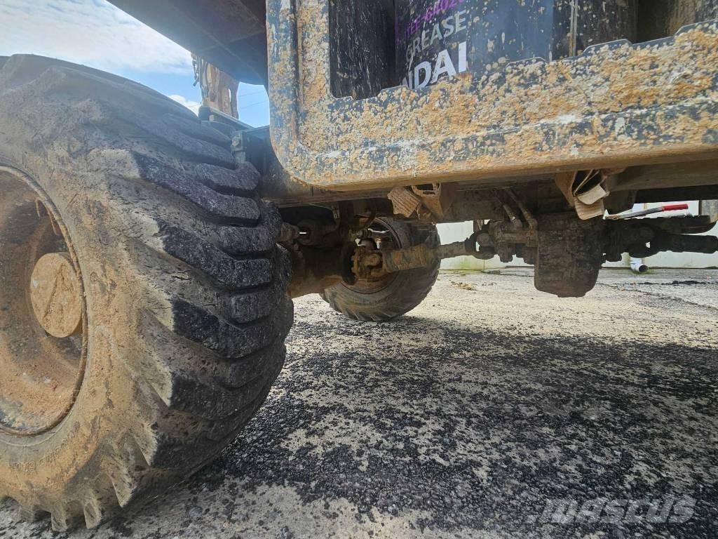 Hyundai HW60 Ekskavatori uz riteņiem