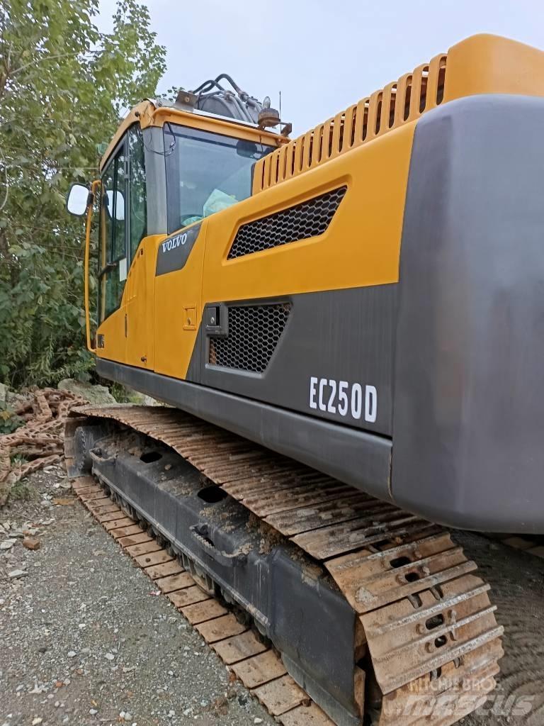 Volvo EC 250 Kāpurķēžu ekskavatori