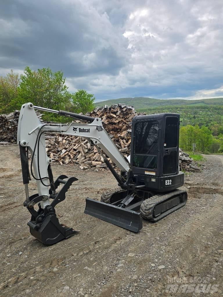 Bobcat E 32 Mini ekskavatori < 7 t
