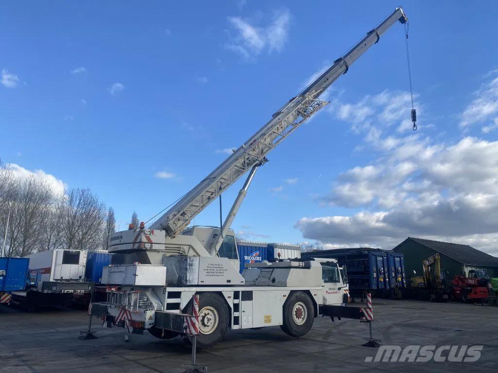 Liebherr LTM1030 Visurgājēji celtņi