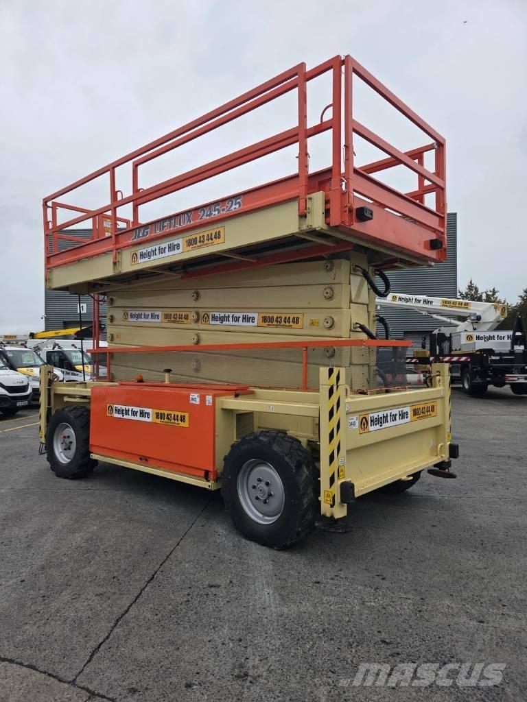 Liftlux 245-25 Šķerveida pacēlāji