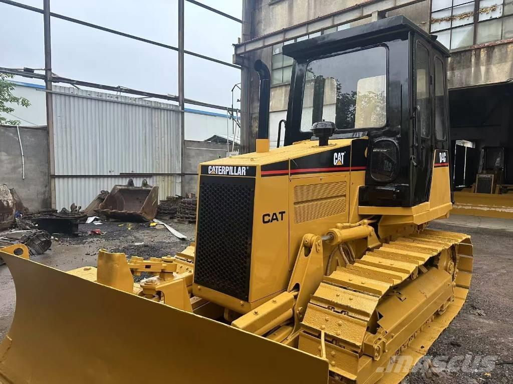 CAT D 4 C Kāpurķēžu buldozeri