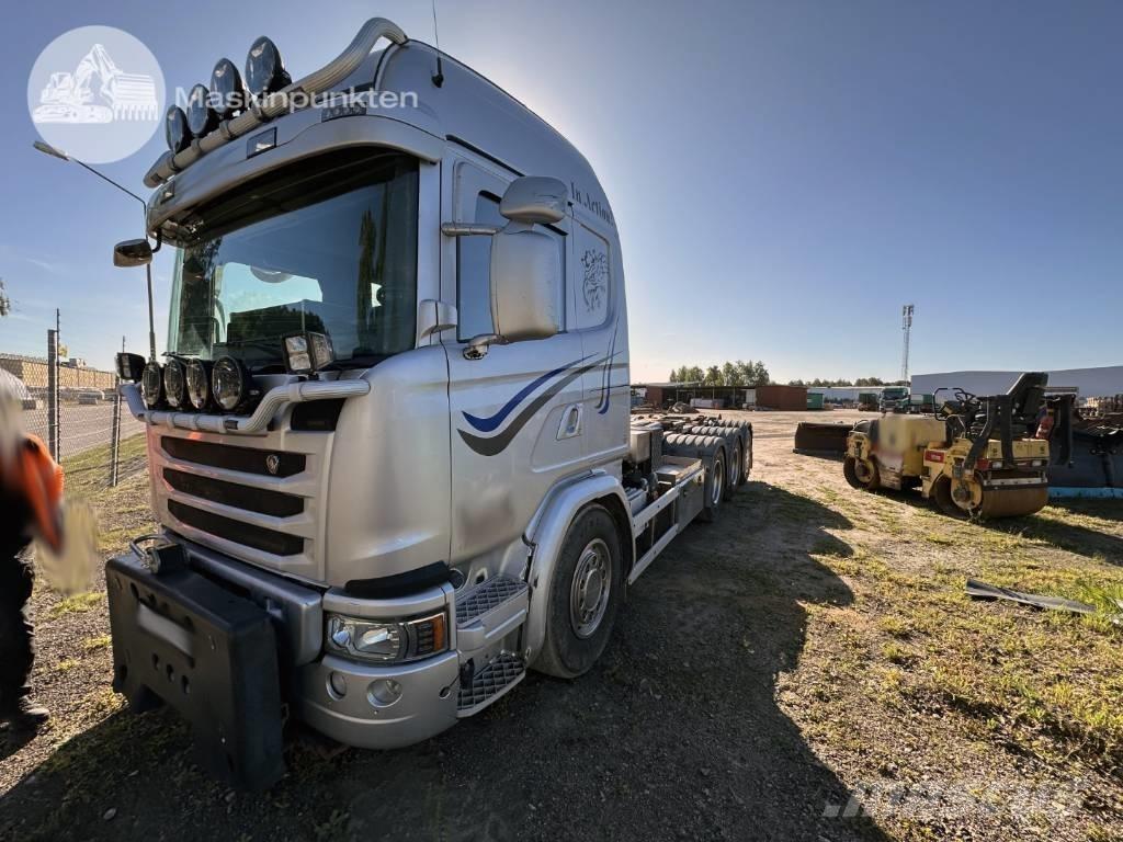 Scania G 490 Treileri ar āķi