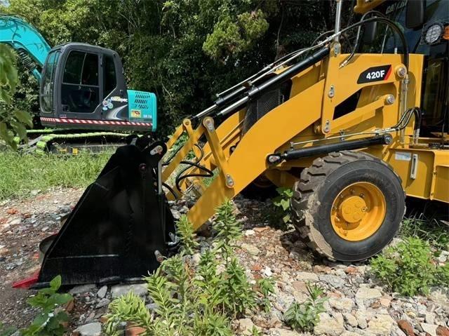 CAT 420 F Ekskavatori-iekrāvēji