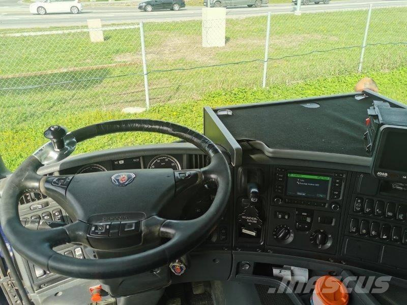 Scania G 450 Treileri ar āķi