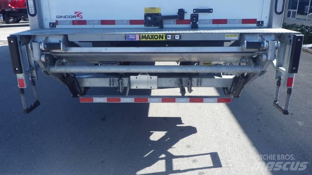 Freightliner M2 106 Furgons