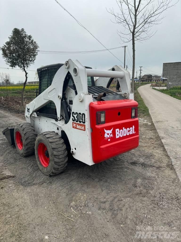Bobcat S 300 Lietoti riteņu kompaktiekrāvēji