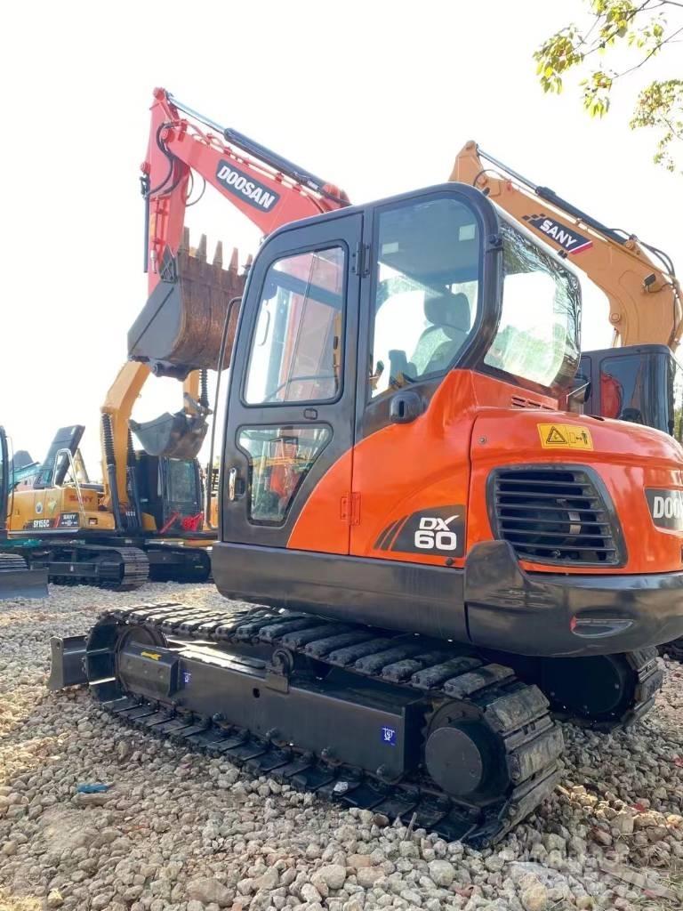 Doosan dx60 Kāpurķēžu ekskavatori
