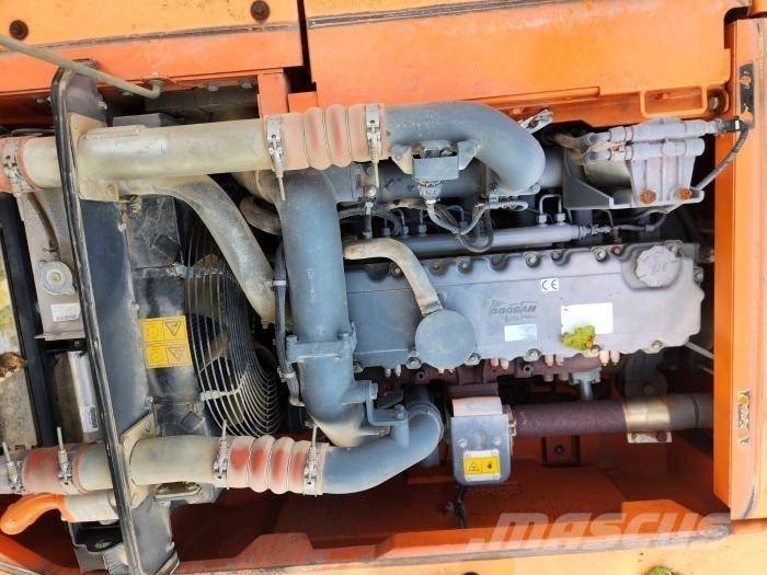 Doosan DX 140 W Ekskavatori uz riteņiem