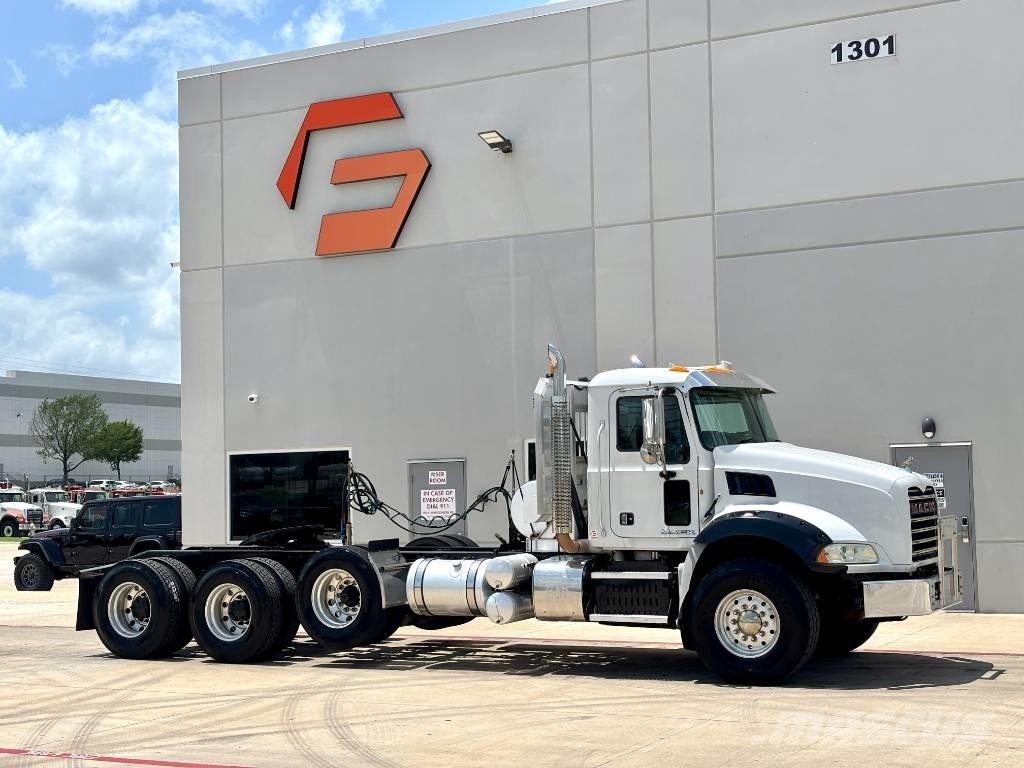 Mack Granite GU 813 Vilcēji