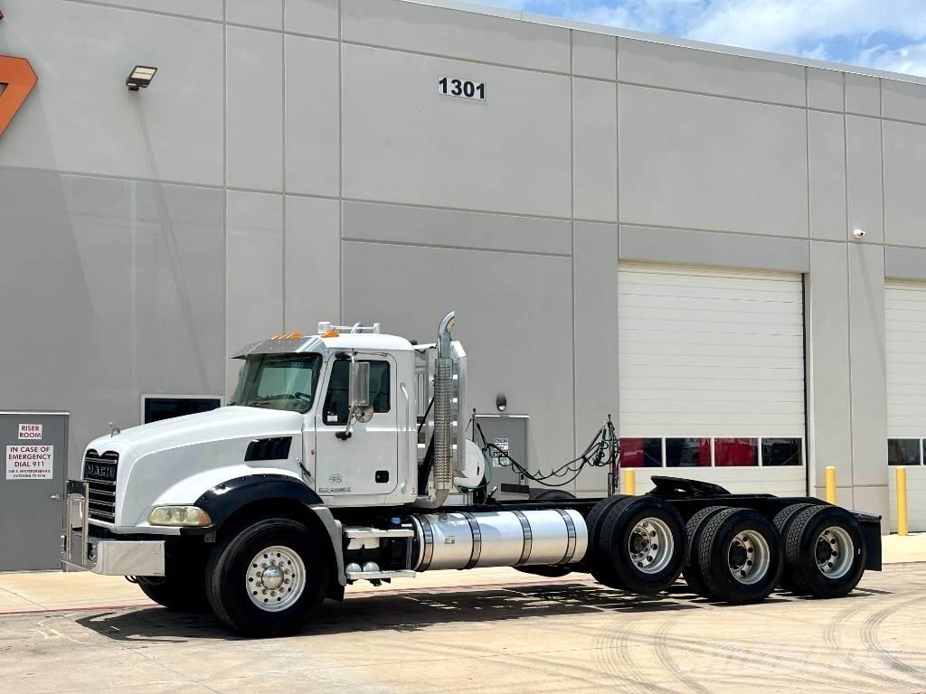 Mack Granite GU 813 Vilcēji