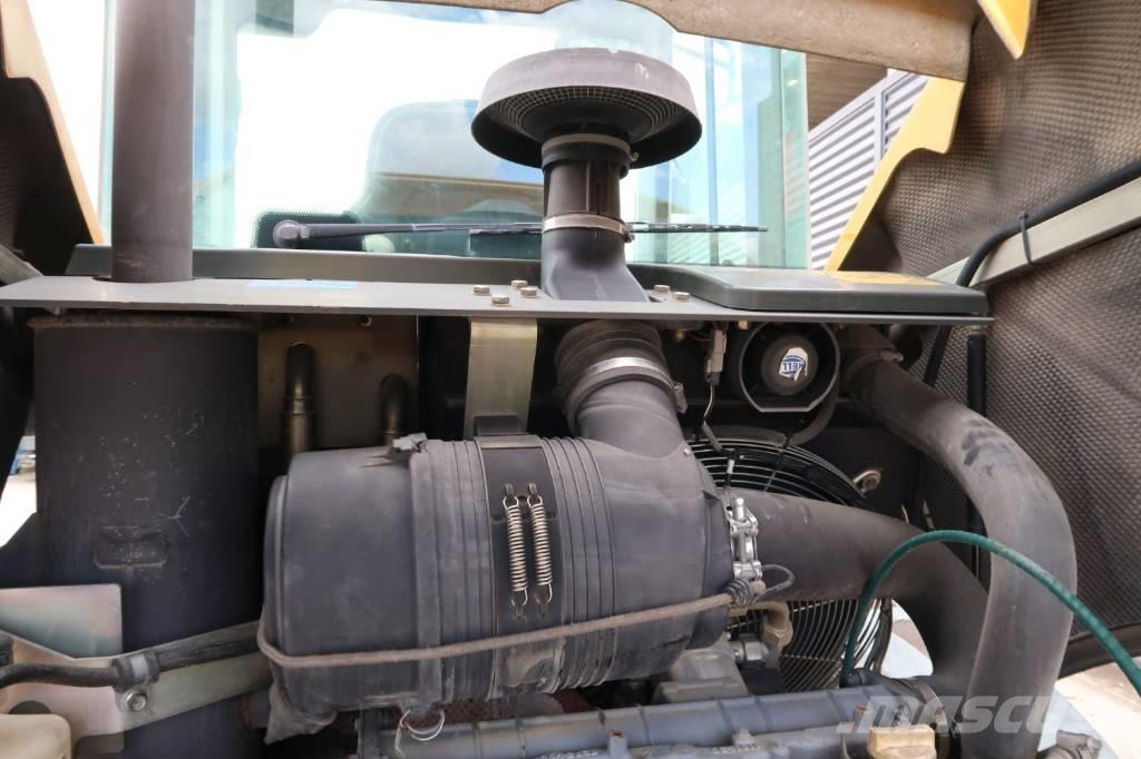 Liebherr L 506 Iekrāvēji uz riteņiem