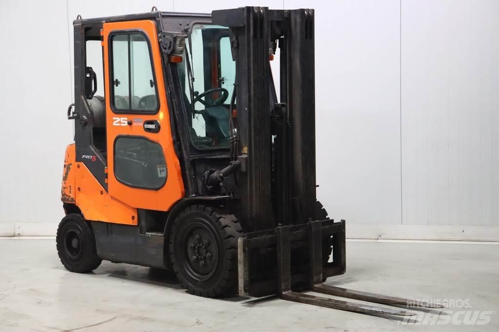 Doosan G25E-5 LPG tehnika