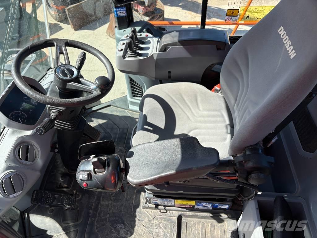 Develon DL480-7 Iekrāvēji uz riteņiem