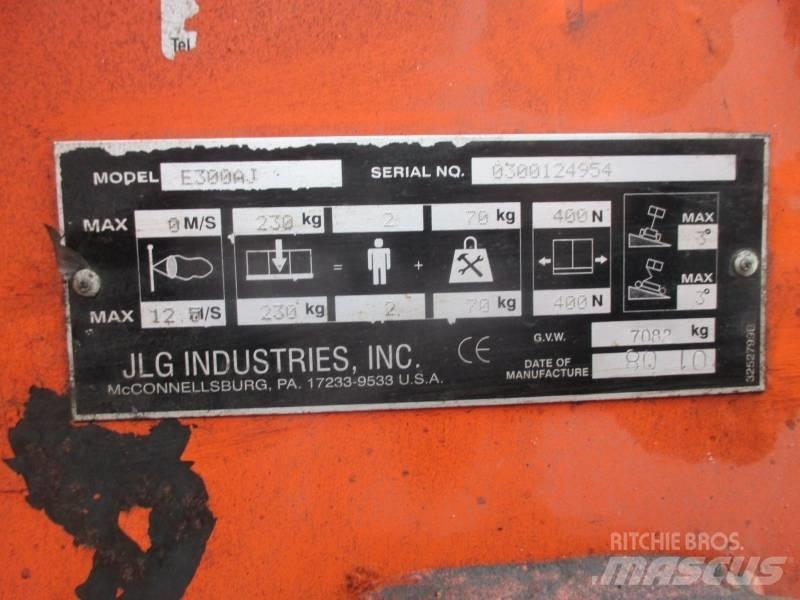 JLG E 300 AJ Strēles pacēlāji