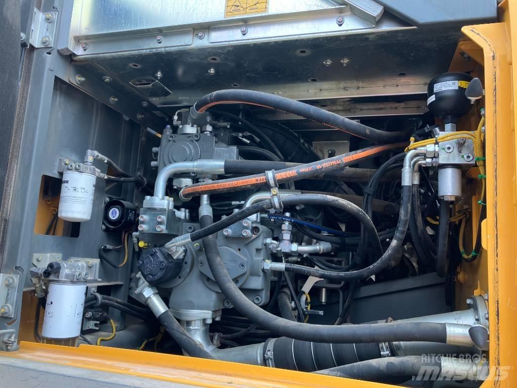 Liebherr R 945 Kāpurķēžu ekskavatori