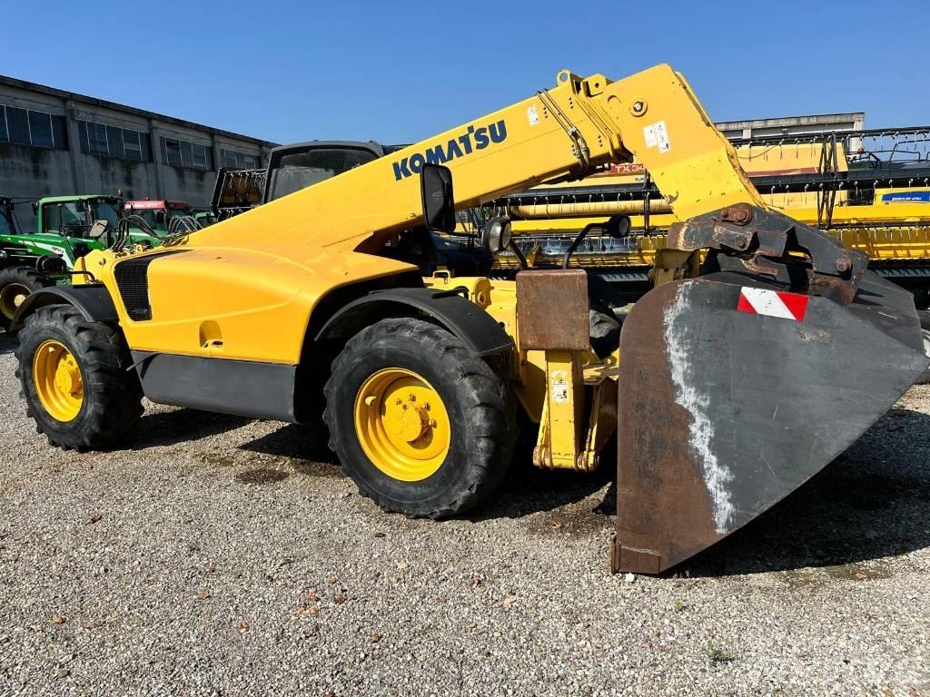 Komatsu WH 713 Teleskopiskie manipulatori
