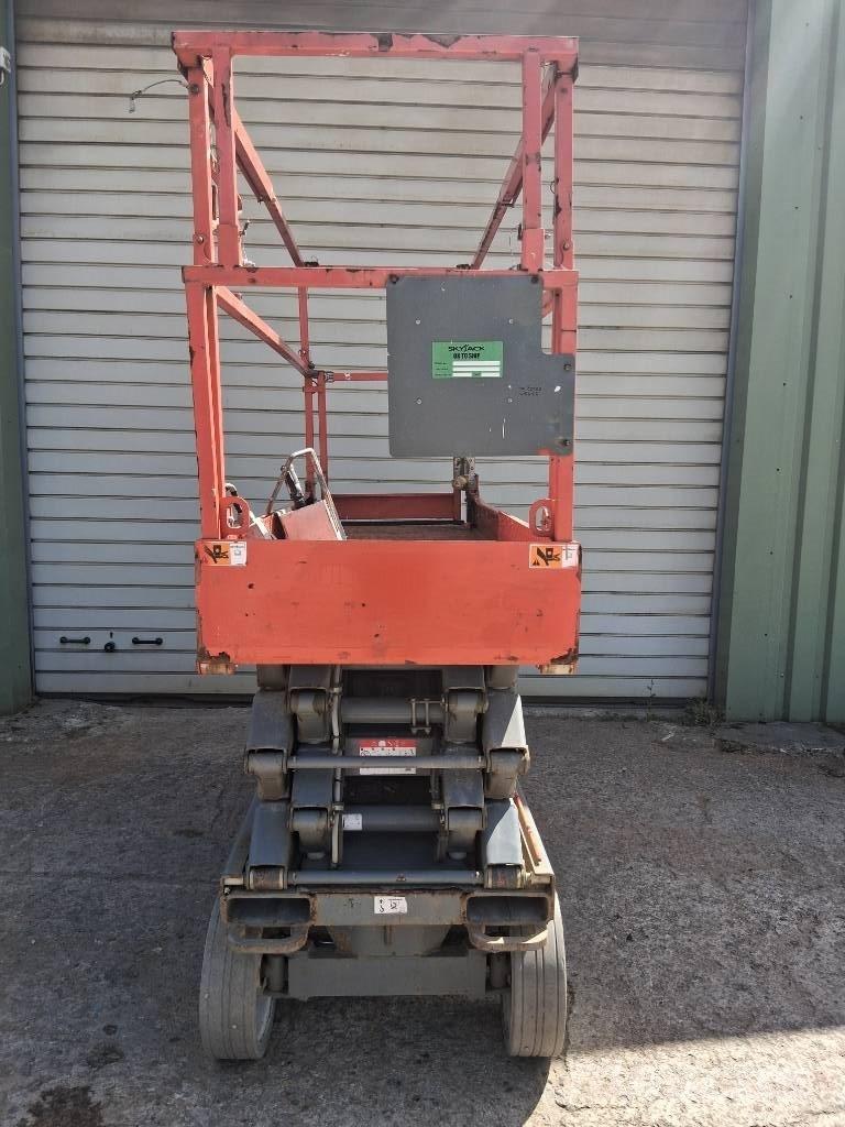 SkyJack SJ III 3226 Šķerveida pacēlāji