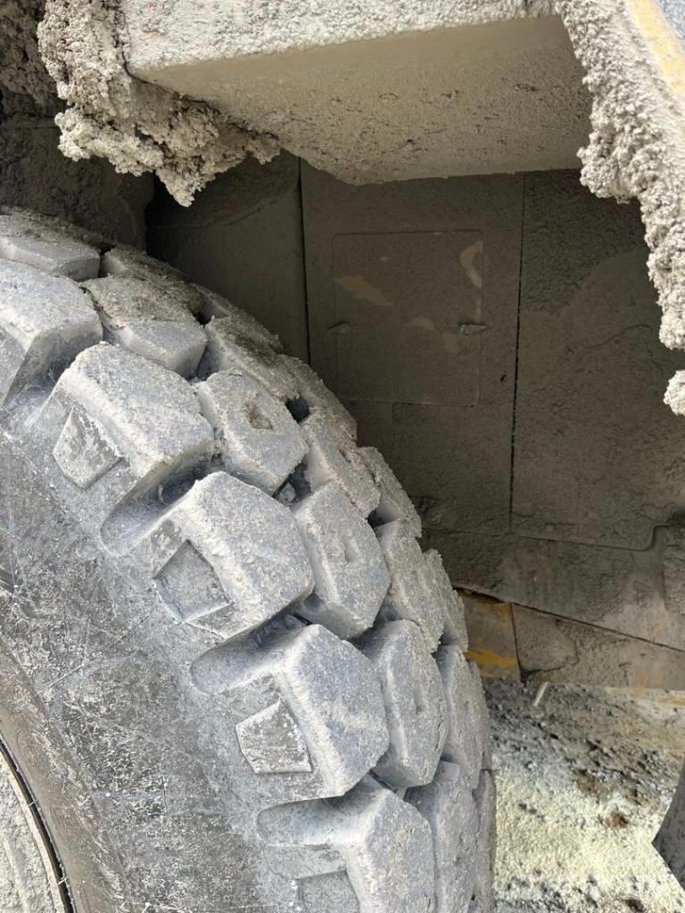 CAT 771D Karjeras kravas automašīnas