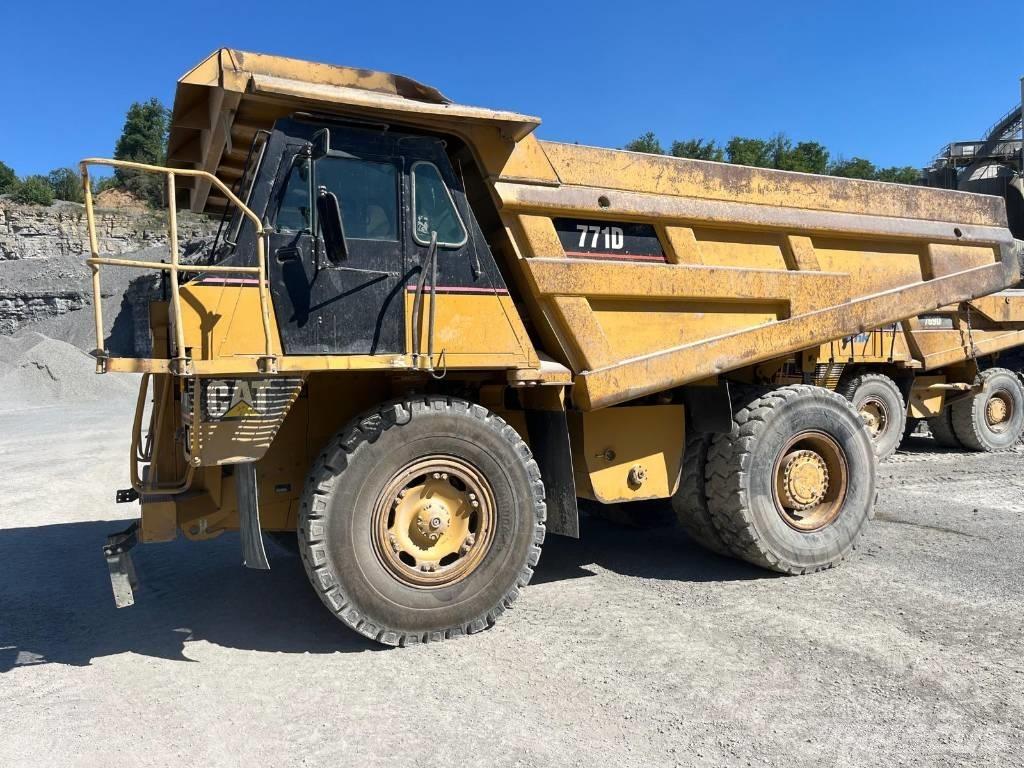 CAT 771D Karjeras kravas automašīnas