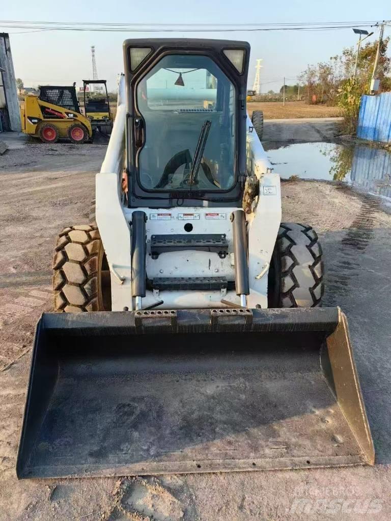 Bobcat S 300 Lietoti riteņu kompaktiekrāvēji