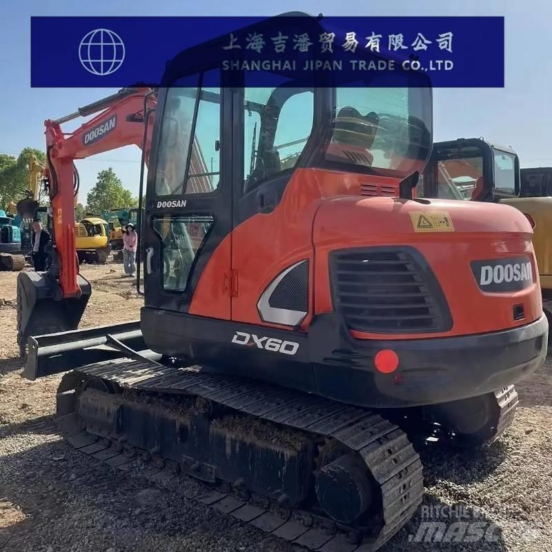 Doosan DX 60 Kāpurķēžu ekskavatori