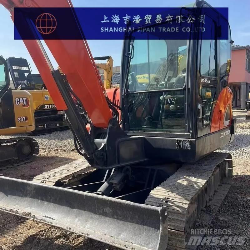 Doosan DX 60 Kāpurķēžu ekskavatori