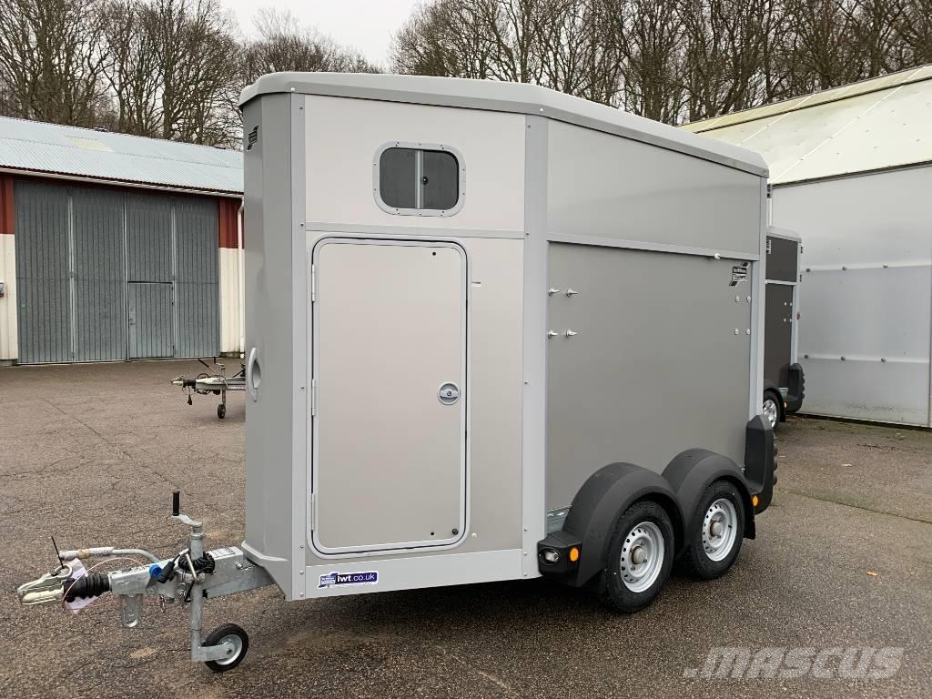 Ifor Williams HB403 Dzīvnieku transportēšanas piekabes