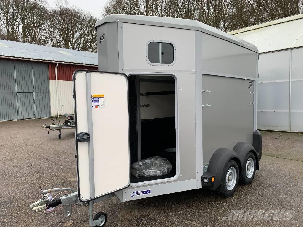 Ifor Williams HB403 Dzīvnieku transportēšanas piekabes