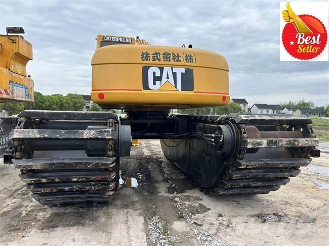 CAT 320 C Amfībijas tipa ekskavatori