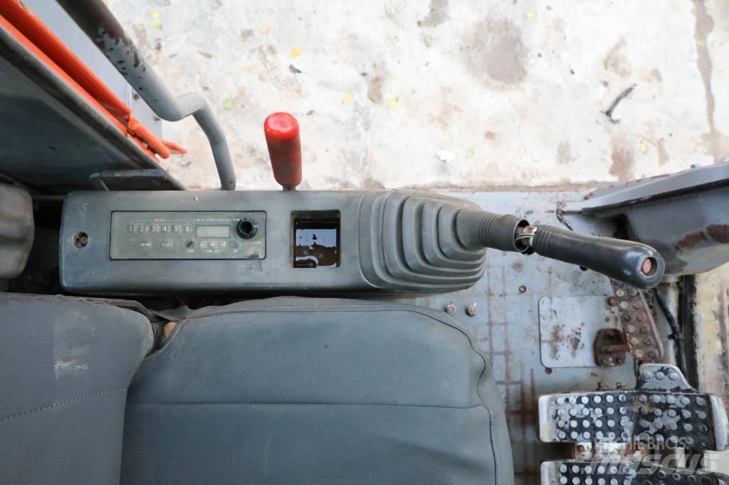 Hitachi ZX 200 LC-3 Kāpurķēžu ekskavatori