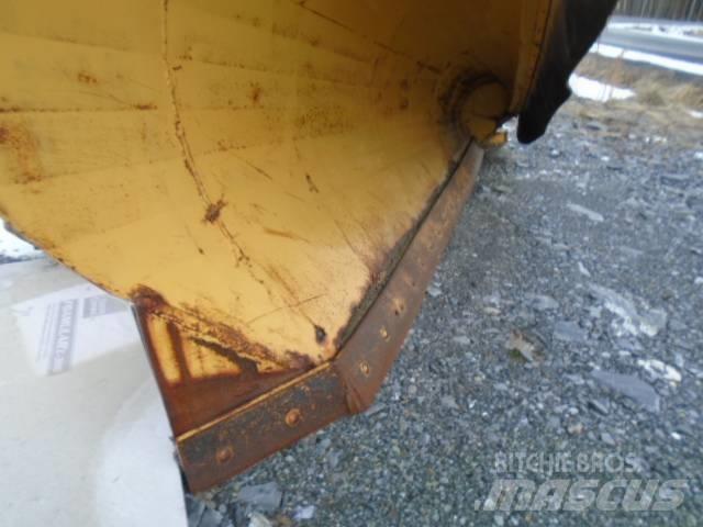  SNOW PLOW 162'' Frontālo iekrāvēju papildaprīkojums