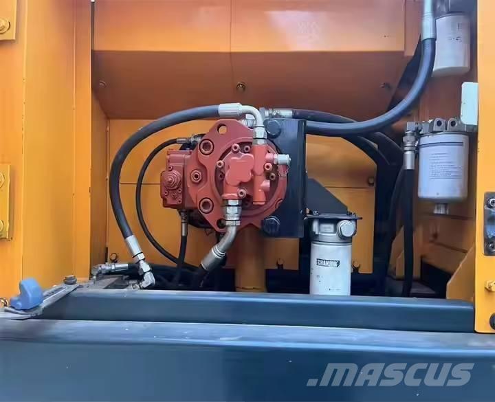 Hyundai R220LC-9S Kāpurķēžu ekskavatori