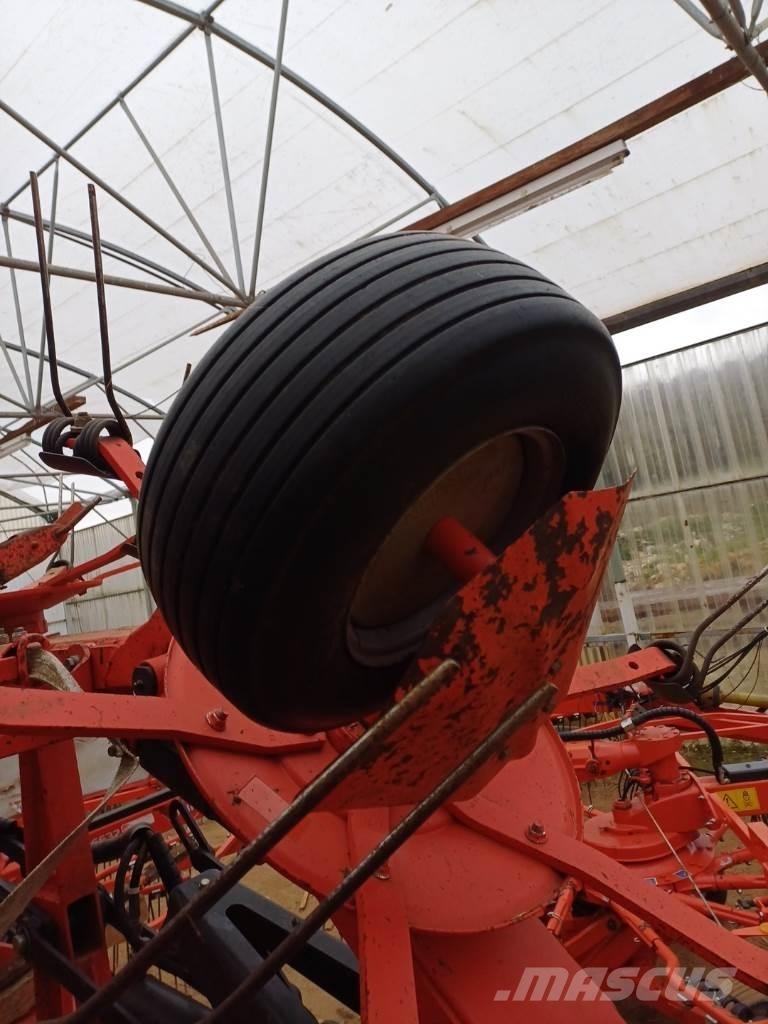 Kuhn GF 13012 Grābekļi un siena ārdītāji
