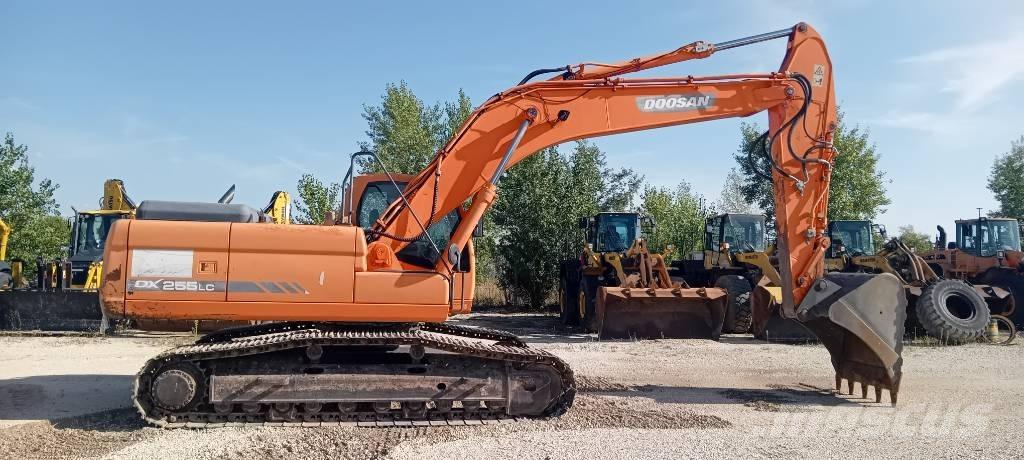 Doosan DX 255 LC Kāpurķēžu ekskavatori