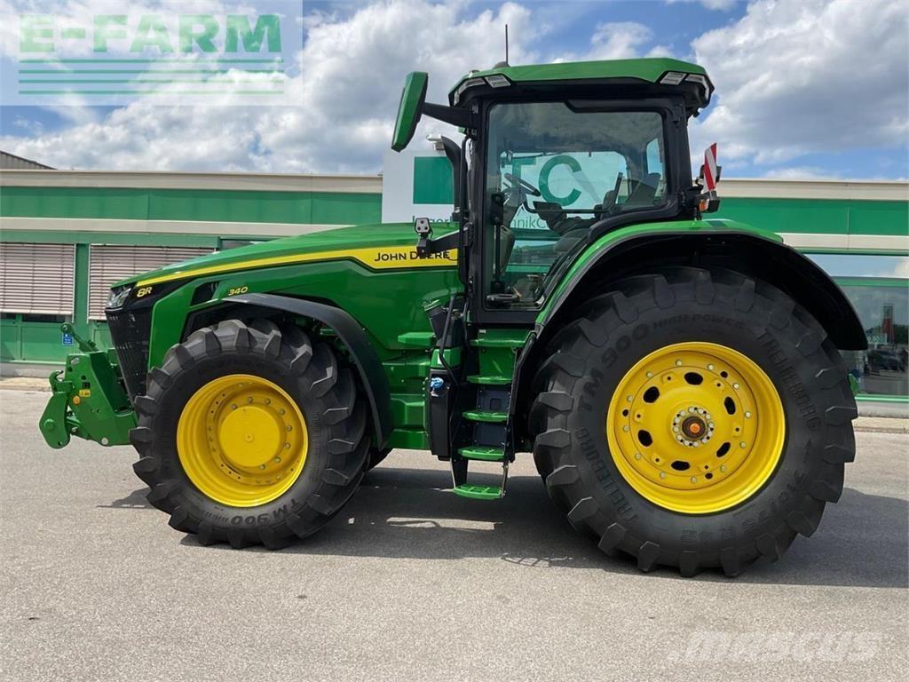 John Deere 8R340 Traktori