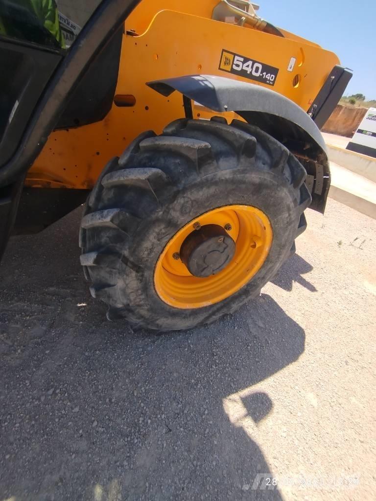 JCB 540-140 Teleskopiskie manipulatori