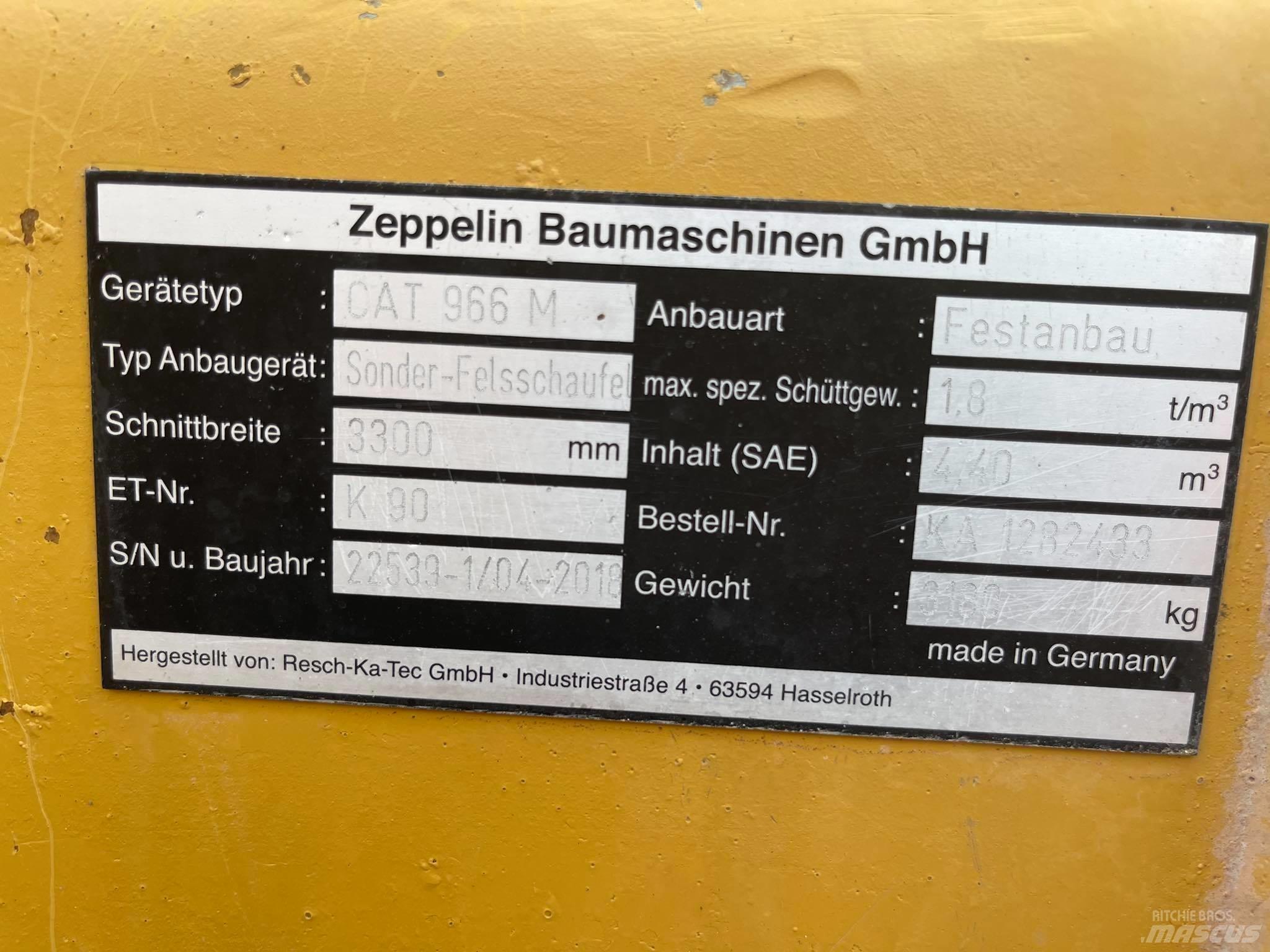CAT 966M Iekrāvēji uz riteņiem