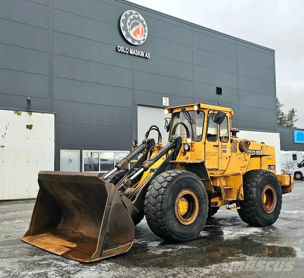 Volvo L 120 Iekrāvēji uz riteņiem