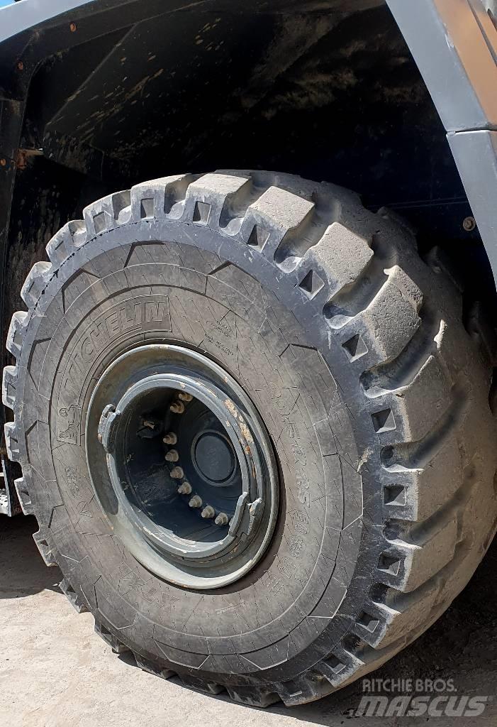Liebherr L 586 Iekrāvēji uz riteņiem