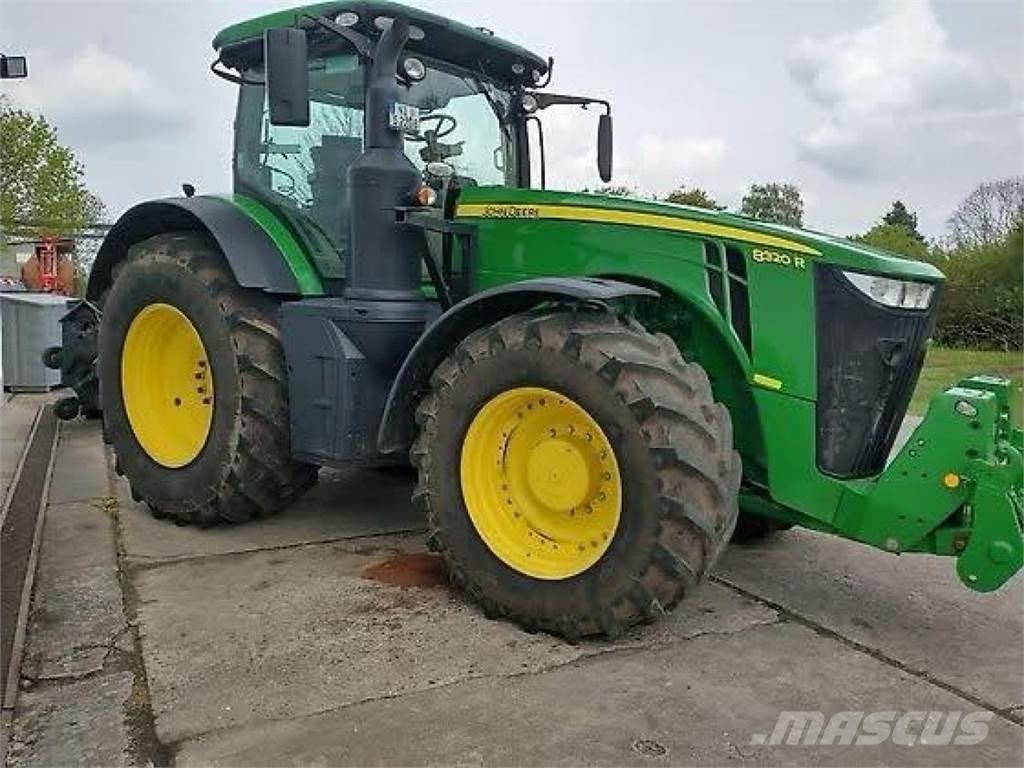 John Deere 8320R Traktori