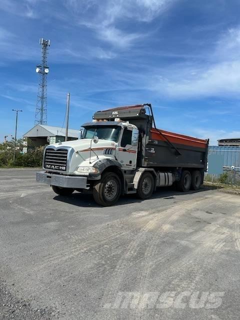 Mack GU813 Pašizgāzējs