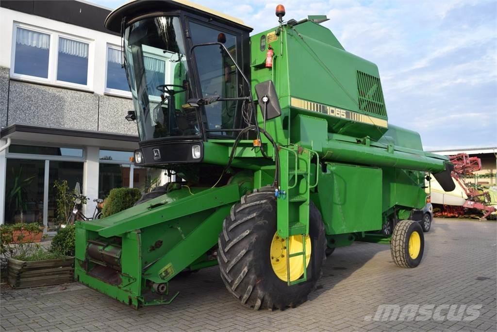 John Deere 1065 Ražas novākšanas kombaini