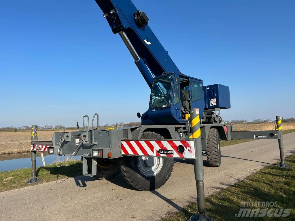 Grove RT 540 E Celtņi nelīdzenām virsmām