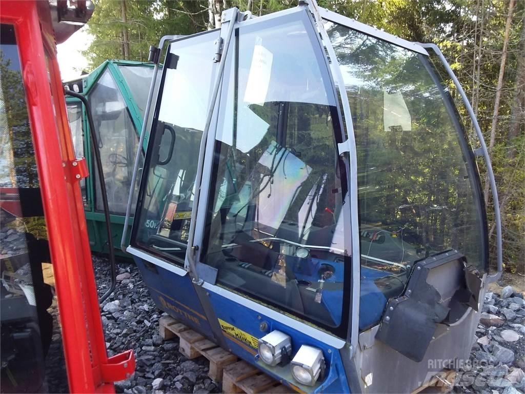 Rottne F18 Kabīnes un interjers
