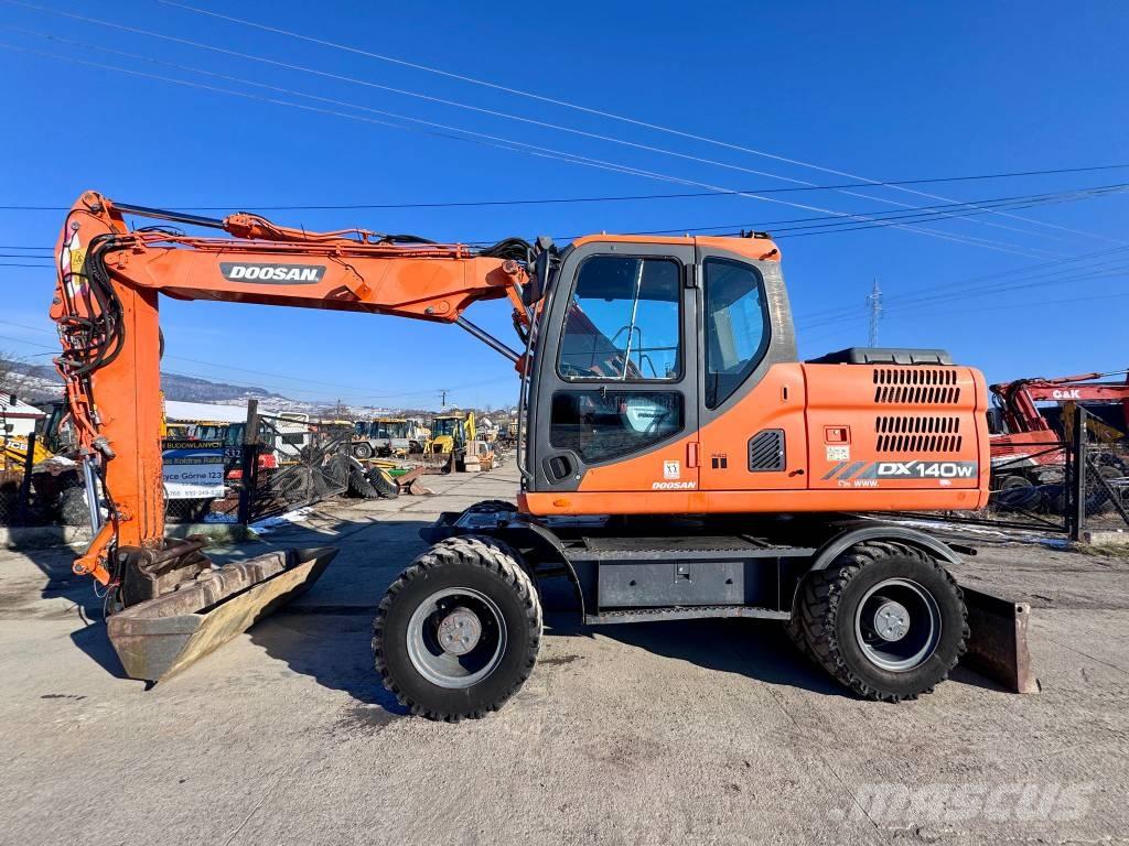 Doosan DX 140 W-3 Ekskavatori uz riteņiem