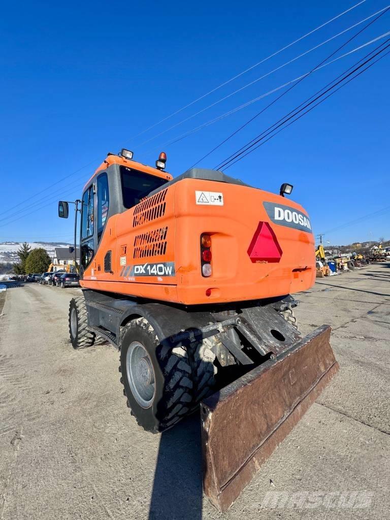 Doosan DX 140 W-3 Ekskavatori uz riteņiem